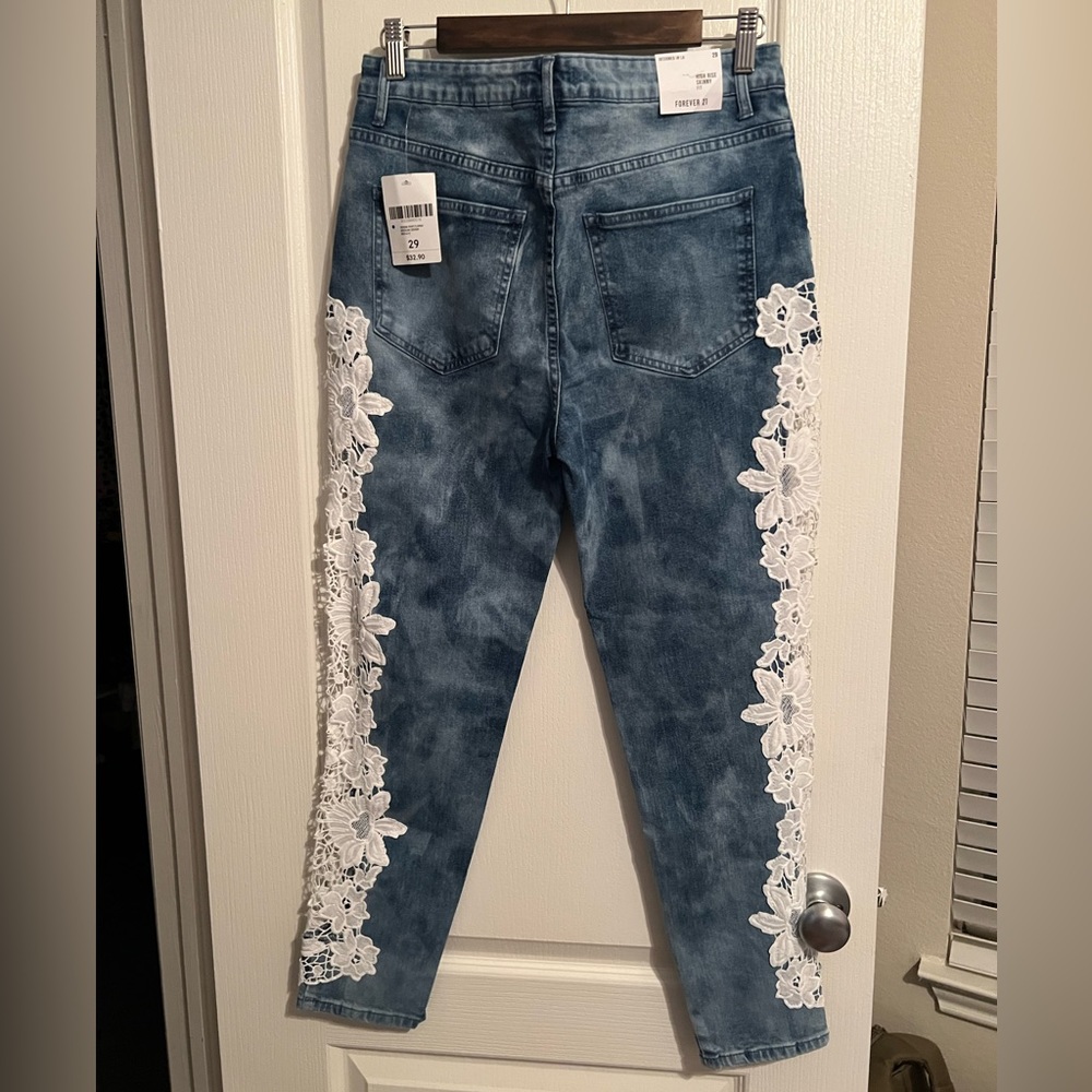 Forever 21 embroidered skinny jeans - Picture 3 of 5